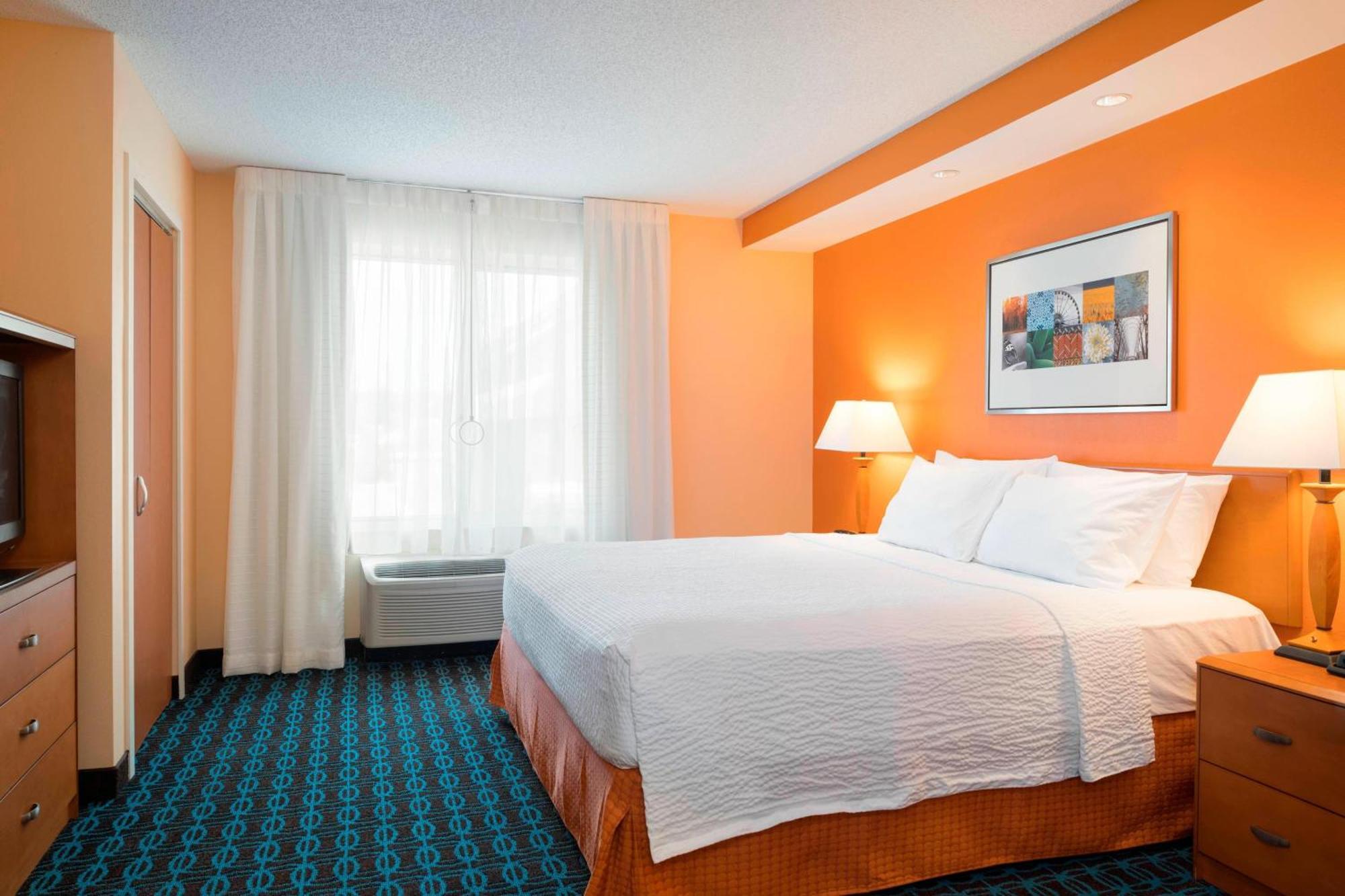 Hotel Fairfield & By Marriott 3*
