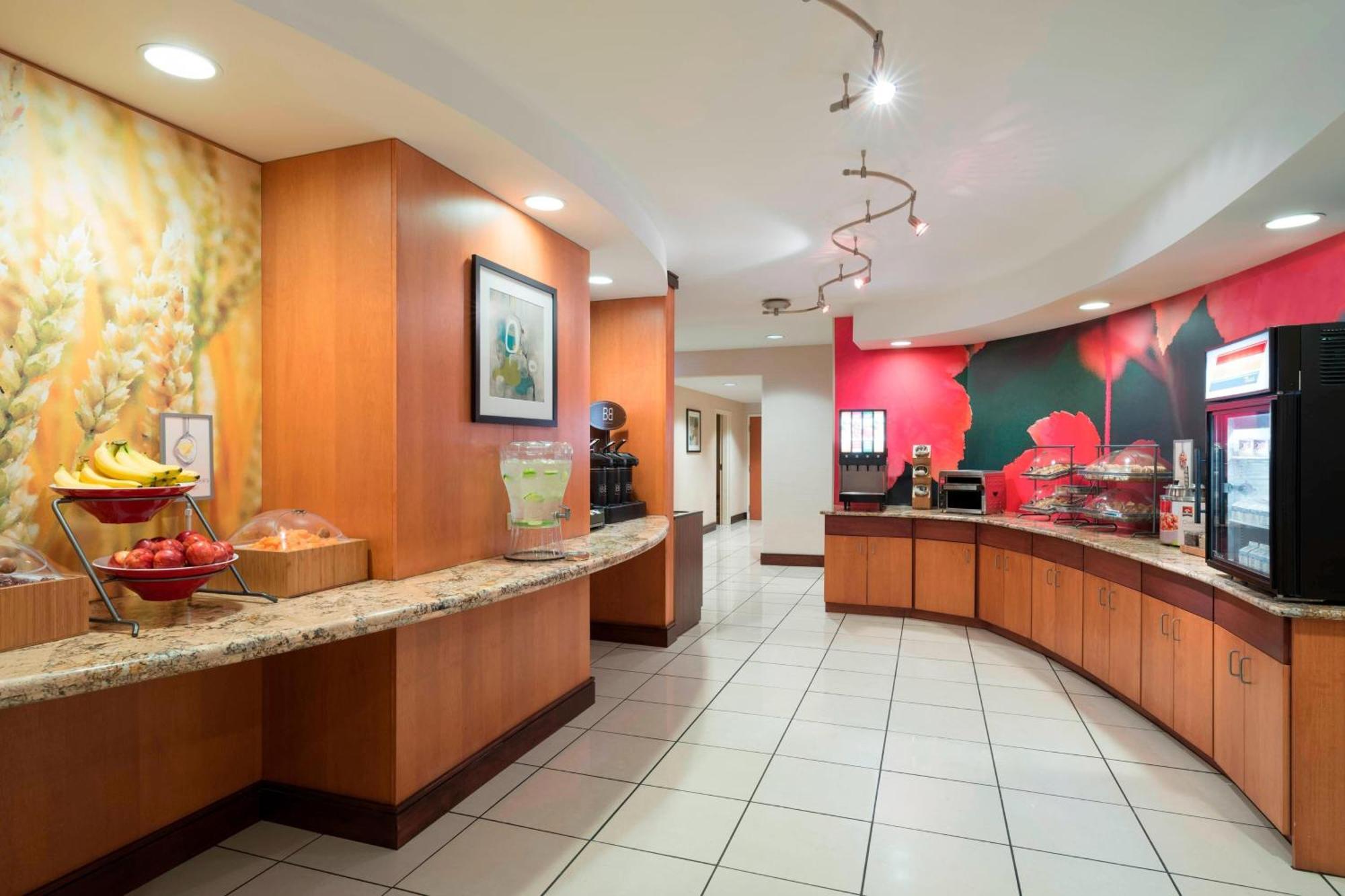 Fairfield & By Marriott 3*