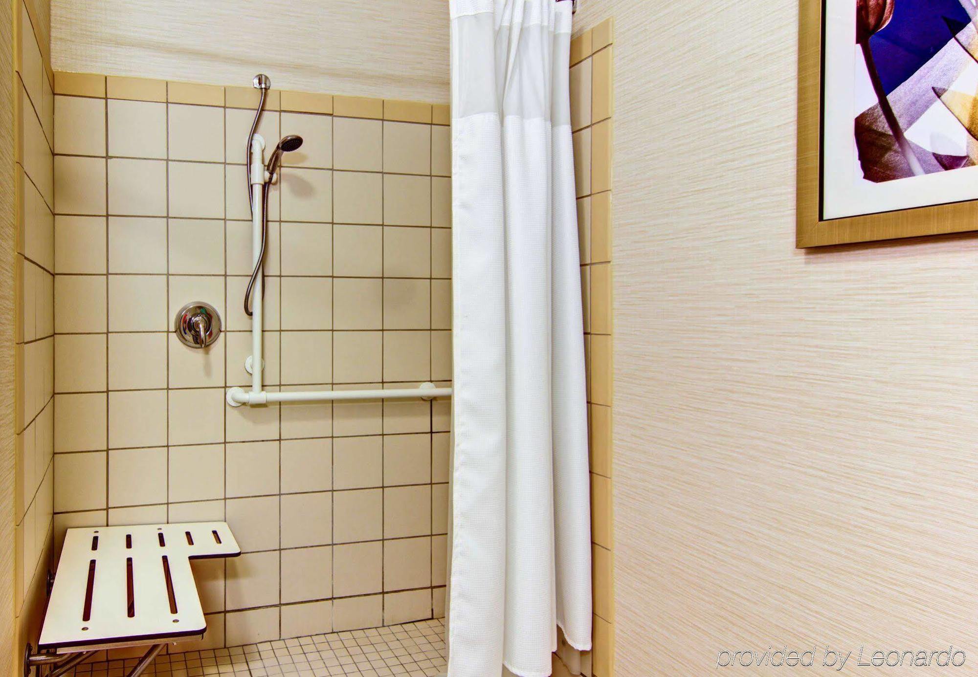 Hotel Fairfield & By Marriott State College