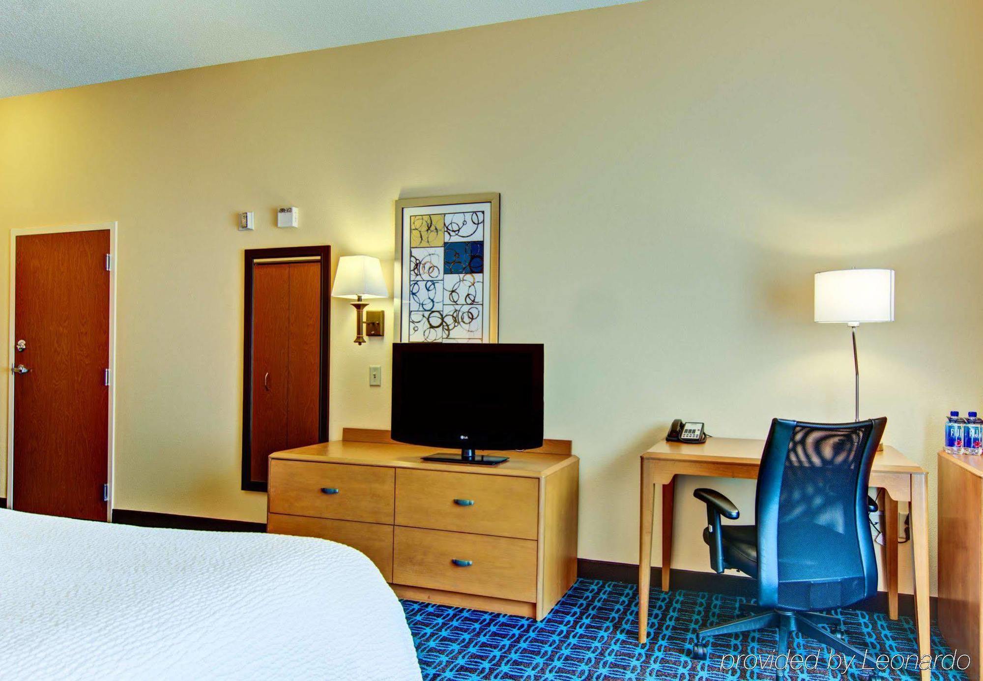 Hotel Fairfield & By Marriott State College